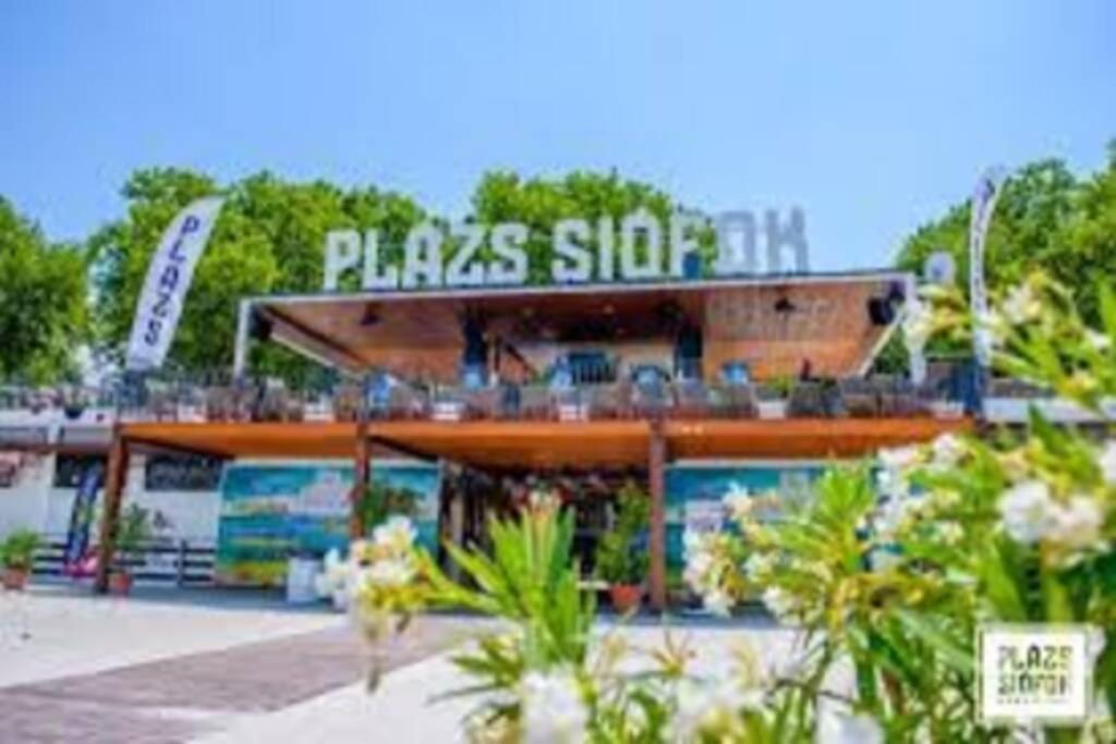 Apartament Lido Di Siofok - Aranypart - Minden 1 Percre! Zewnętrze zdjęcie
